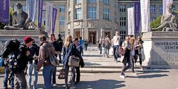 Masterabsolventen: Drei Viertel arbeiten Vollzeit