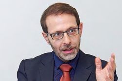 Giuliano Racioppi: “Die Parteien wollen ihre Macht erhalten”