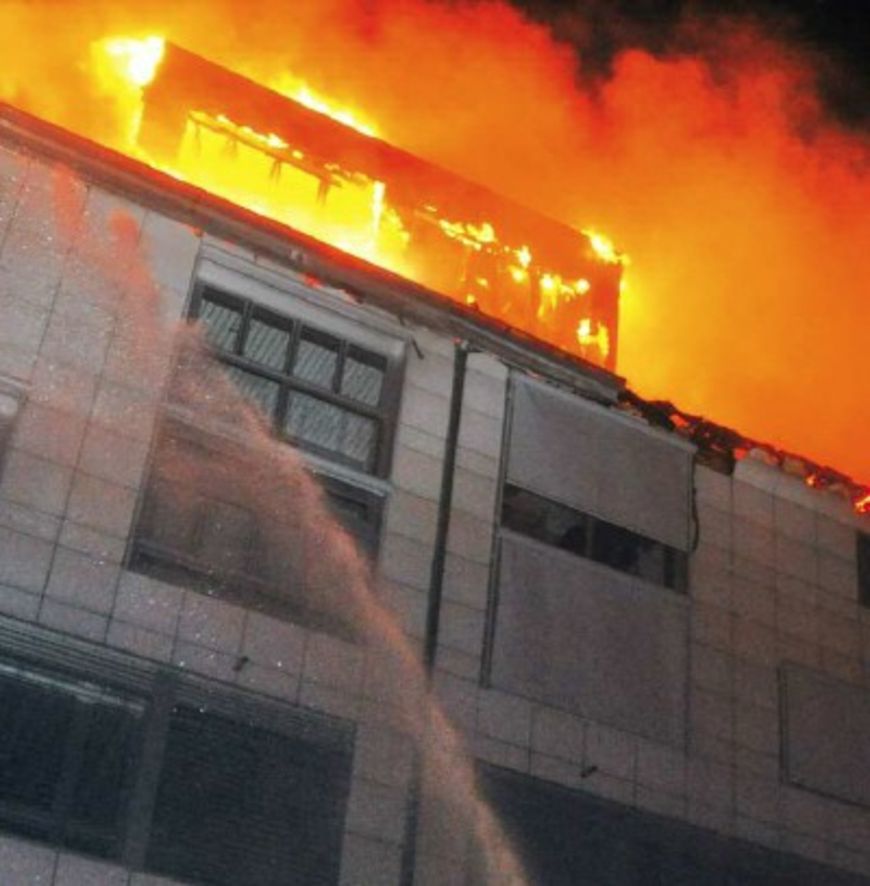Feuer im Dach